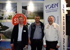 The Voen Vöhringer GmbH & Co. KG team presented the wide range of roofing solutions for commercial fruit growing. In the picture: Ferdinand Sailer, Managing Director Reinhard Vöhringer and Franklin Trouw of the partner company in Australia.